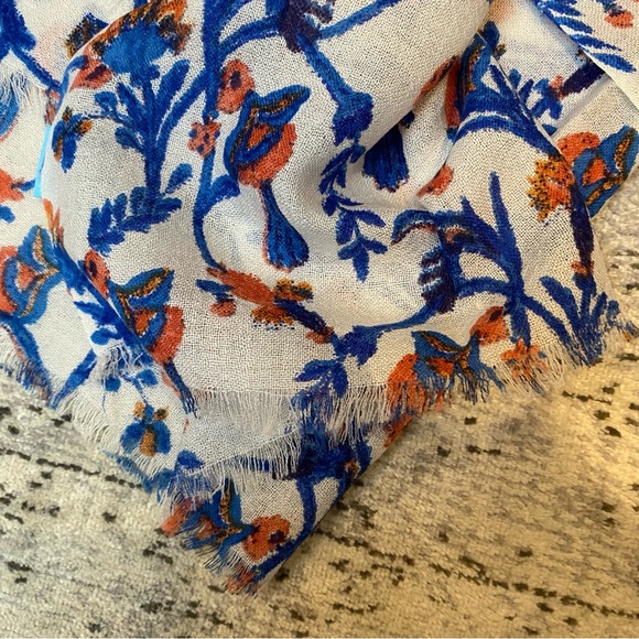 J.McLaughlin Coral Scarf - Picture 2 of 7